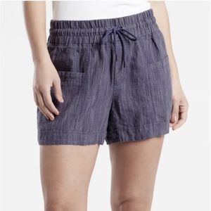 Athleta Cabo Linen Textured Shorts in Blue, size 10